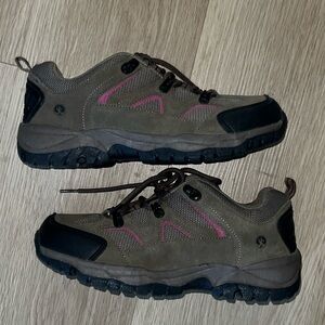 North side women’s hiking shoes